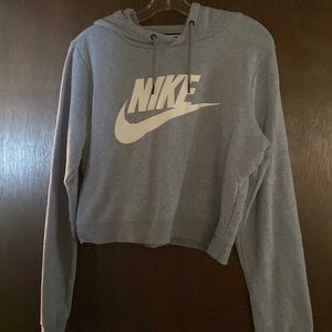 womens medium cropped nike hoodie